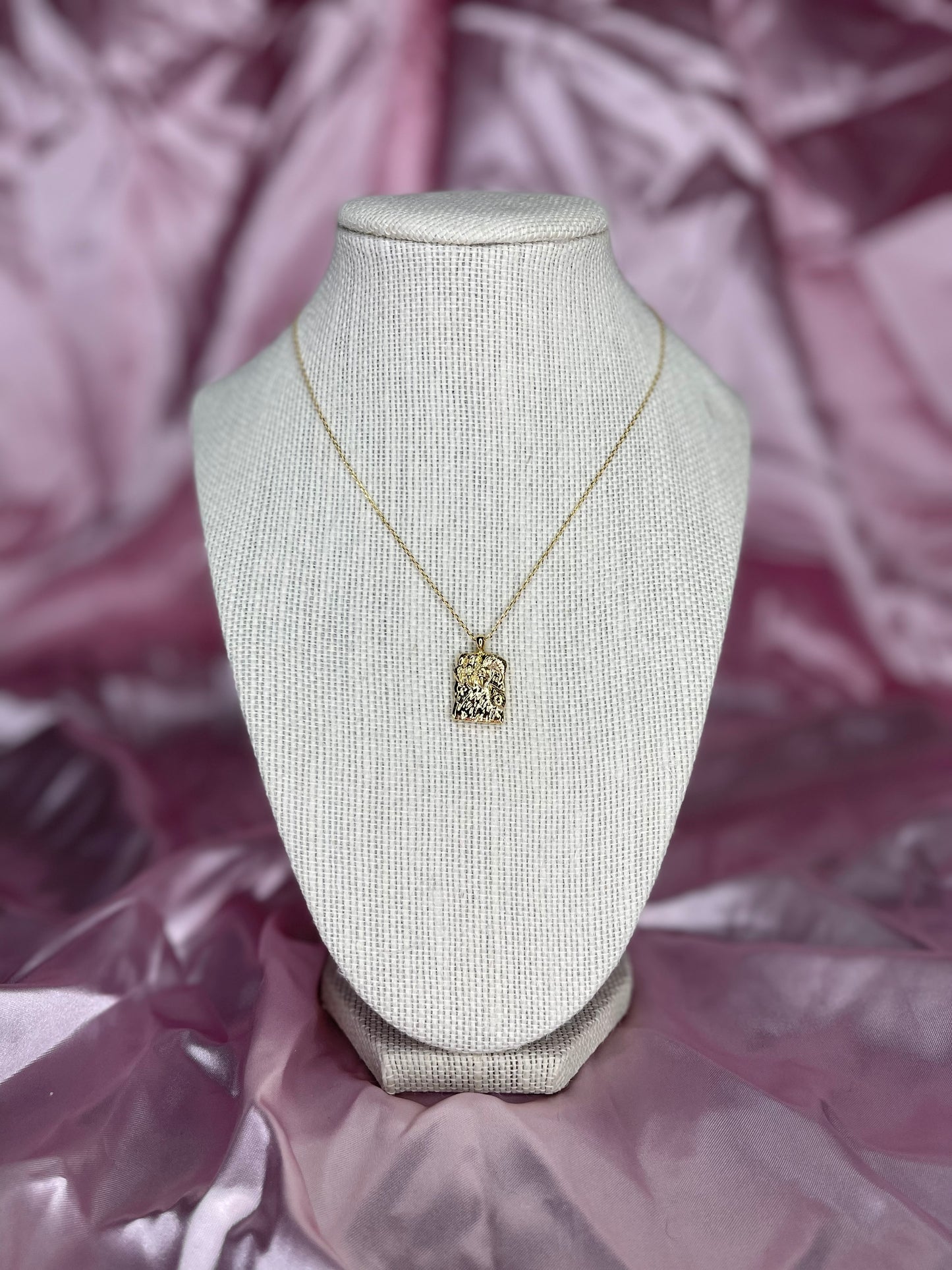 Zodiac Sign Necklace (LEO)